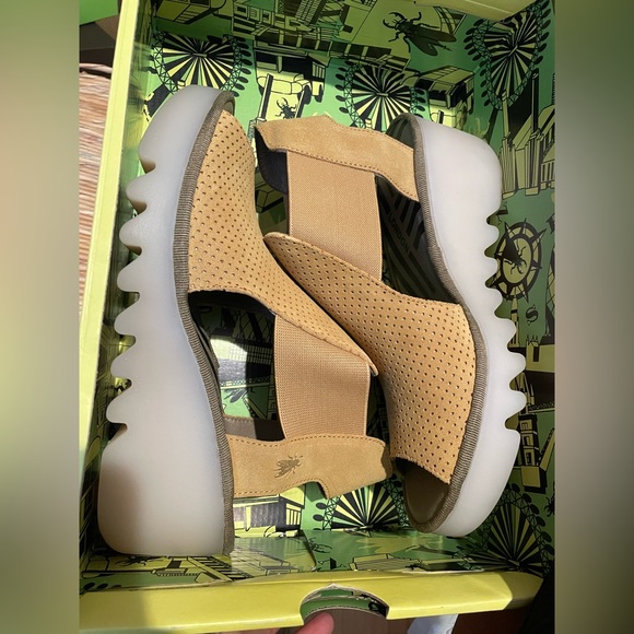 FLY LONDON WOMEN'S BIGA412FLY LIGHTWEIGHT WEDGE ROUND TOE PULL-ON SANDAL size 39 - Picture 5 of 6